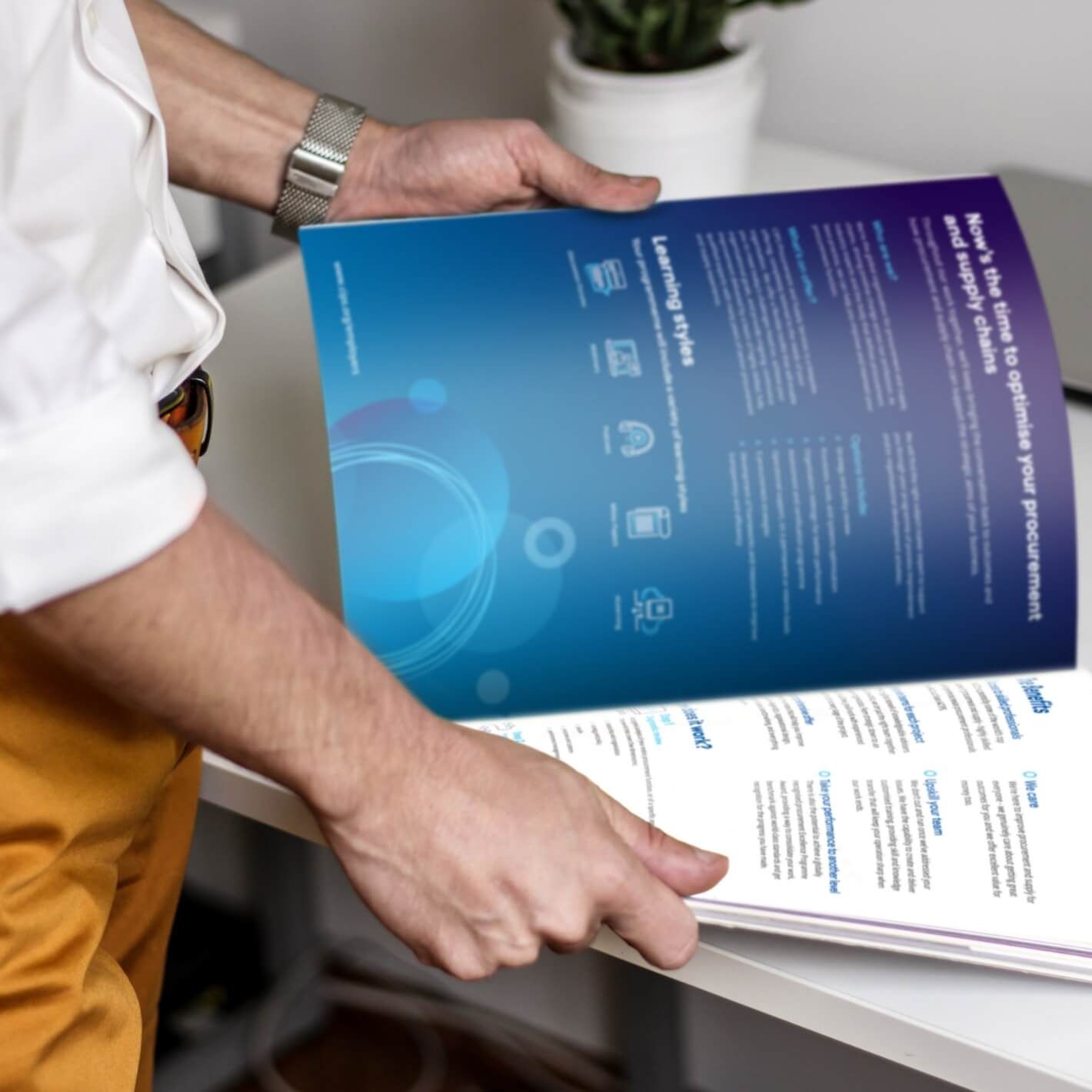 https://optimadesignuk-looek.projectbeta.co.uk/assets/images/common/Design_for_print_mobile.jpg